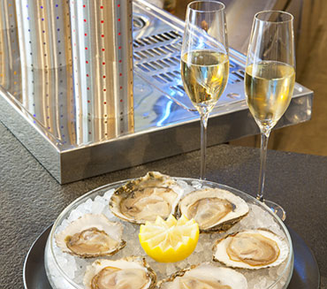 Ostras y Champagne en el Restaurante Ponteareas/>
</div>
<div class= Ostras y Champagne en el Restaurante Ponteareas